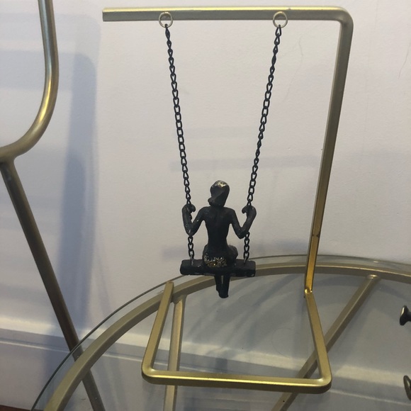 Apartment Decor/Accents - Picture 4 of 6